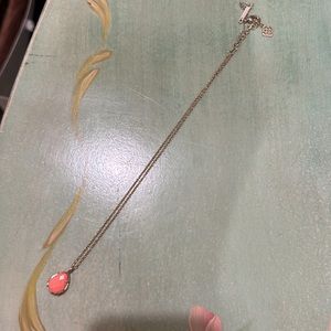 Kendra Scott necklace